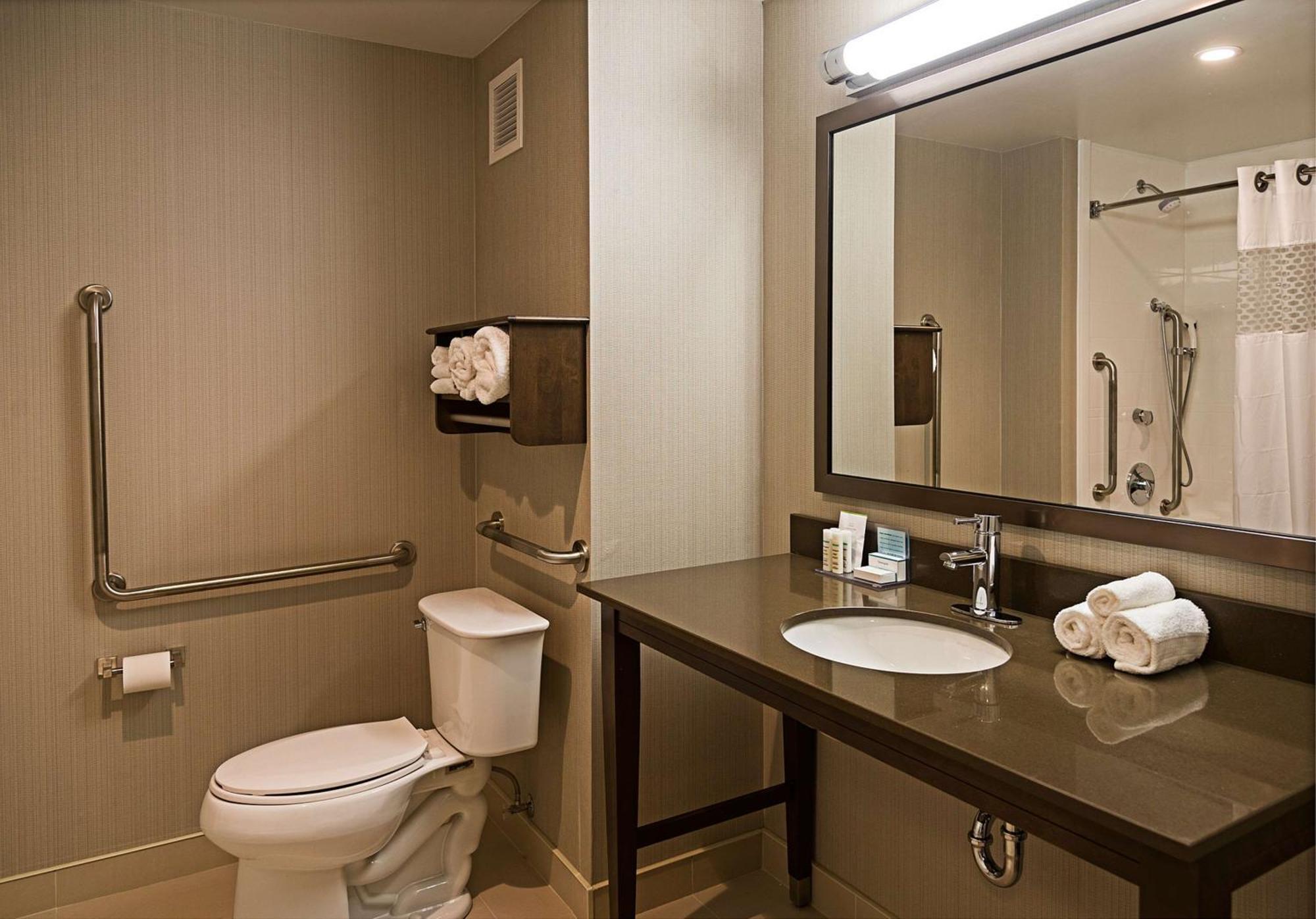 Hampton Inn By Hilton Ottawa Airport المظهر الخارجي الصورة