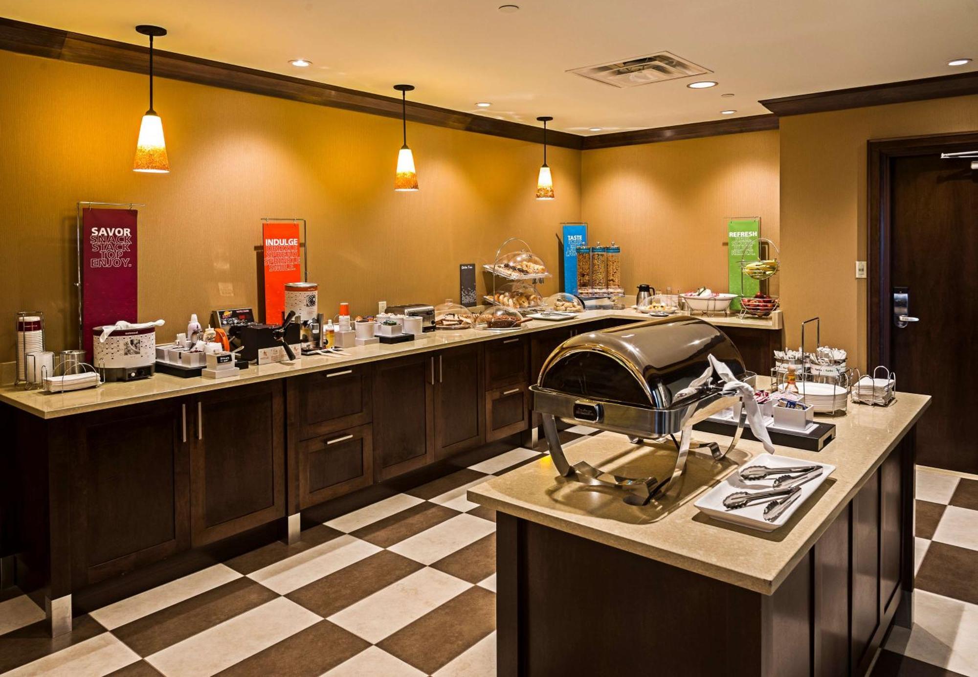 Hampton Inn By Hilton Ottawa Airport المظهر الخارجي الصورة