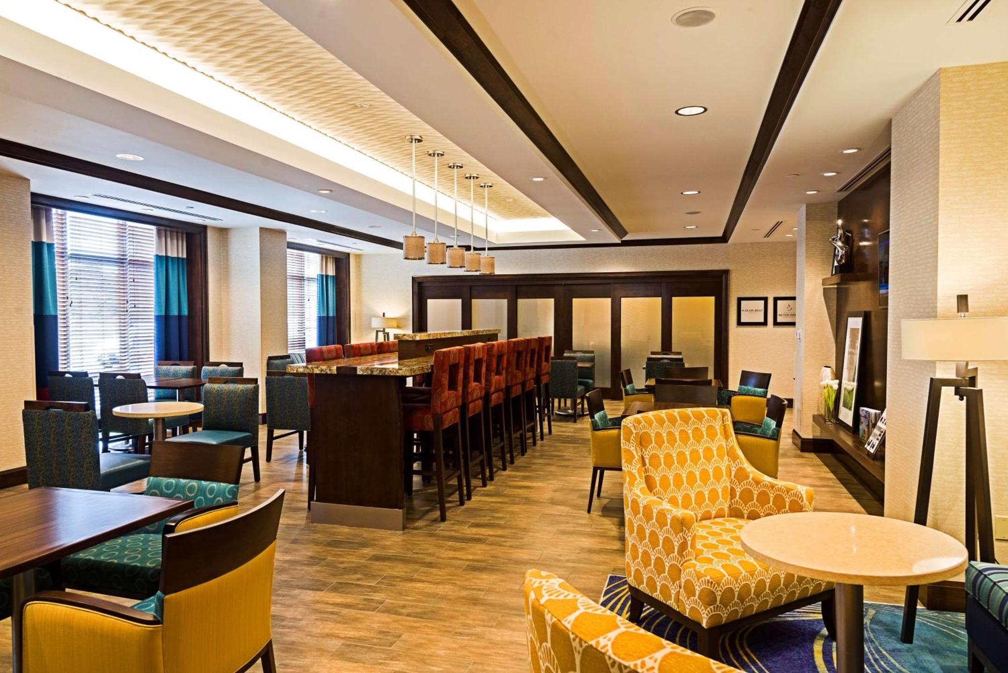 Hampton Inn By Hilton Ottawa Airport المظهر الخارجي الصورة